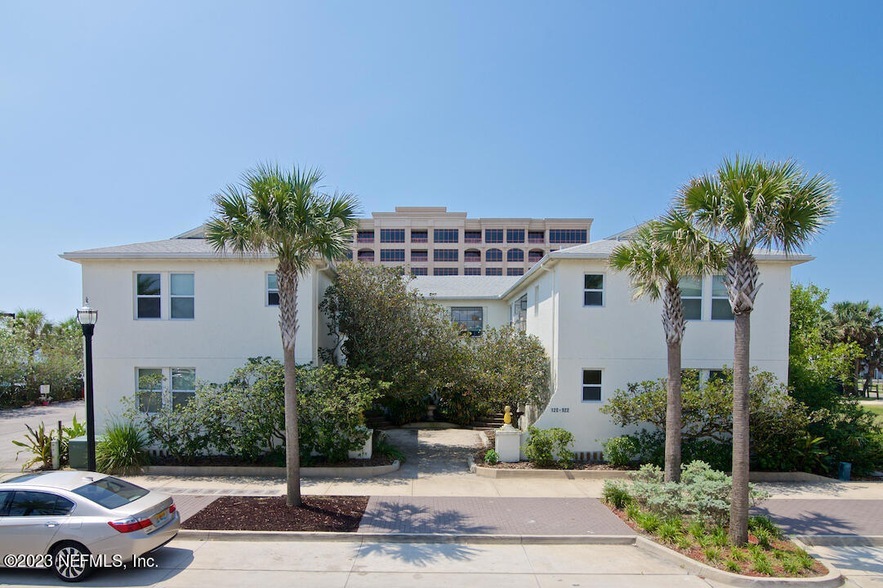 120 4th Ave N, Unit 10 in Jacksonville Beach, FL - Building Photo