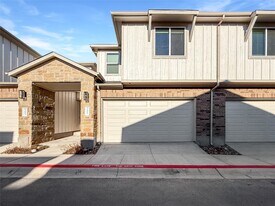 5605 Mobeetie Lp in Bee Cave, TX - Building Photo