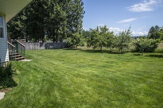 8868 N Huntington Ct in Hayden, ID - Building Photo - Building Photo