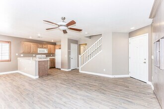 7843 Nottingshire Way in Las Vegas, NV - Building Photo - Building Photo