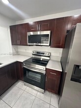 861 NE 207th Ln in Miami, FL - Building Photo - Building Photo