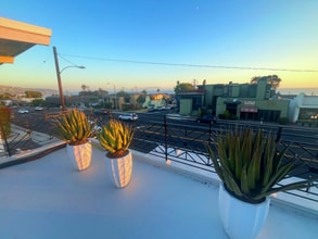 1220 N Coast Hwy in Laguna Beach, CA - Building Photo - Building Photo
