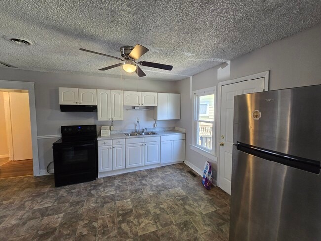 207 Moncrief Ave, Unit B