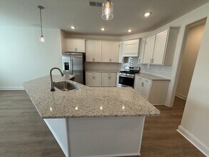 7452 Newbury Dr in Olive Branch, MS - Foto de edificio - Building Photo