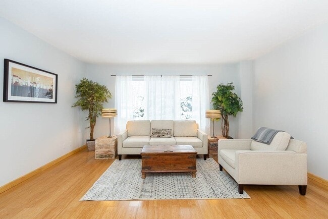 property at 22 Chestnut Pl