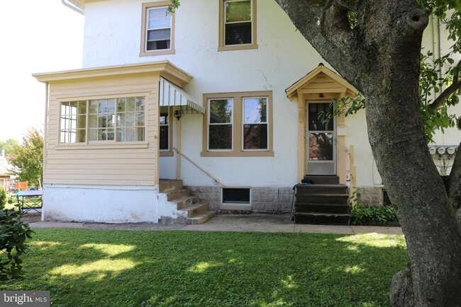 637 N Charlotte St in Pottstown, PA - Building Photo - Building Photo