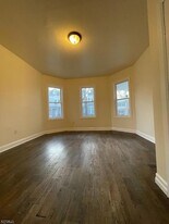 130 S 8th St, Unit 1 in Newark, NJ - Building Photo