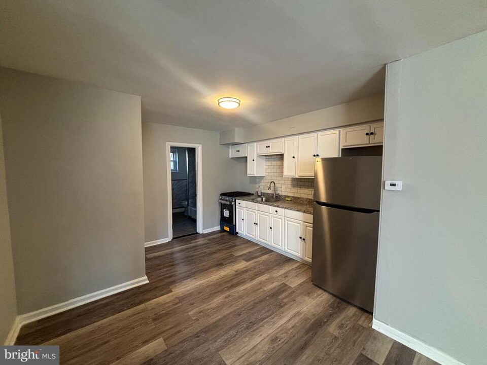 1201 W Chelten Ave in Philadelphia, PA - Building Photo