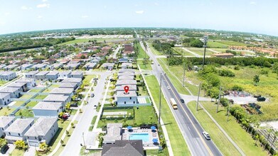 715 SE 17th Ave in Homestead, FL - Foto de edificio - Building Photo