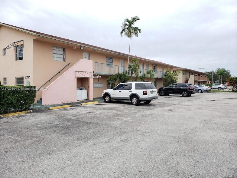 10745 SW 3rd St, Unit 3 in Miami, FL - Building Photo