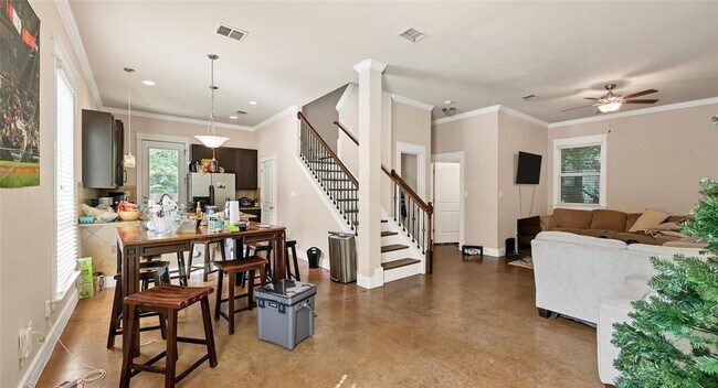 507 W N Loop Blvd in Austin, TX - Building Photo - Building Photo