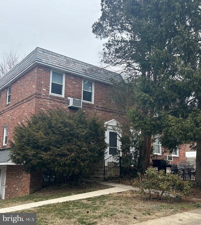 5260 Palmers Mill Rd in Clifton Heights, PA - Building Photo