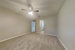 2311 Whispering Wind Ln in Humble, TX - Building Photo