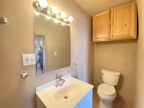 645 W San Francisco St in Santa Fe, NM - Foto de edificio - Building Photo