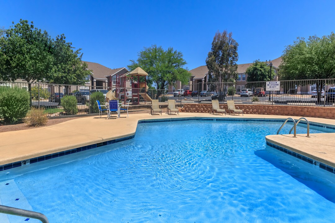Suncrest Sierra Vista in Sierra Vista, AZ - Building Photo