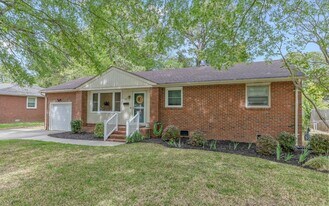 4812 Bromfield Ave in Virginia Beach, VA - Building Photo