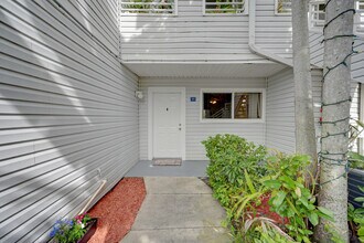 3453 NW 44th St, Unit 107 in Lauderdale Lakes, FL - Foto de edificio - Building Photo