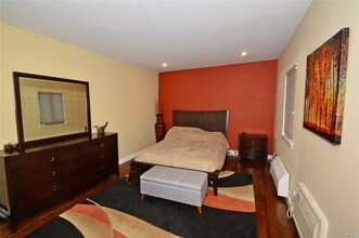 215 Middle Neck Rd-Unit -4-3A in Great Neck, NY - Building Photo - Building Photo