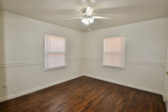 1238 W Ball St in Weatherford, TX - Foto de edificio - Building Photo