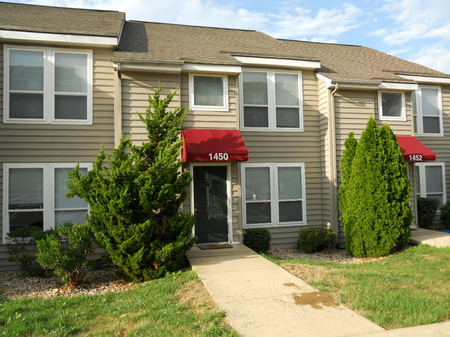 1450 Devon Ln in Harrisonburg, VA - Foto de edificio - Building Photo