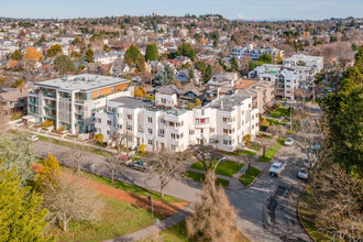 Tweedsmuir Mansions in Victoria, BC - Building Photo - Building Photo