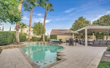 1916 Redbird Crest Ln in Las Vegas, NV - Building Photo - Building Photo