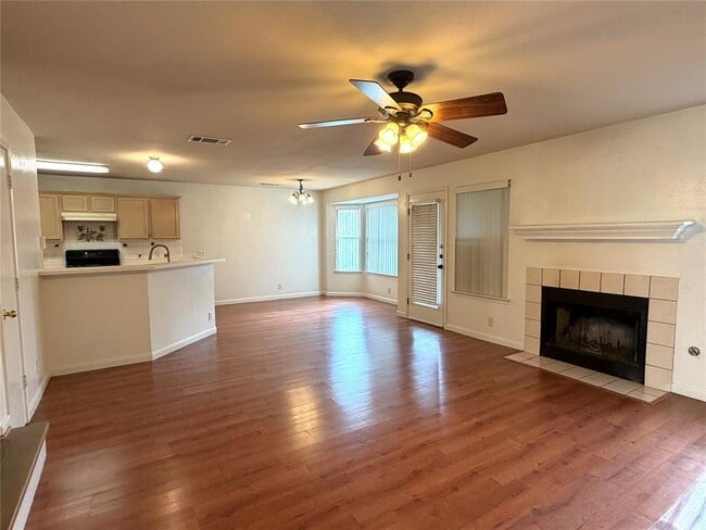 1121 Stephanie Lee Ln in Austin, TX - Building Photo - Building Photo