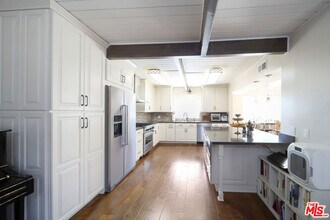 2260 Los Amigos St in La Cañada Flintridge, CA - Building Photo - Building Photo