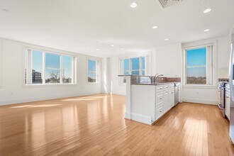 116-128-128 Rantoul St in Beverly, MA - Foto de edificio - Building Photo