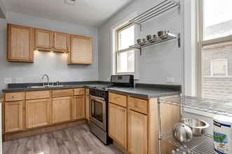 2020 W 18th St in Chicago, IL - Foto de edificio - Interior Photo