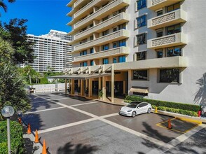 10185 Collins Ave, Unit 1509 in Bal Harbour, FL - Building Photo - Building Photo