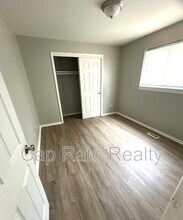 2174 Sullivant Ave in Columbus, OH - Building Photo - Building Photo