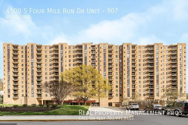 4500 S Four Mile Run Dr in Arlington, VA - Building Photo - Building Photo