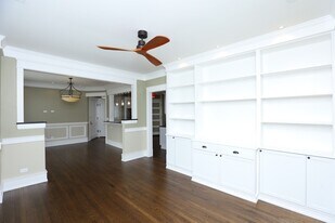 1928 W Berenice Ave, Unit J07P in Chicago, IL - Building Photo