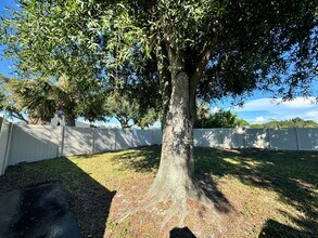 305 Bay Vista Ave in Osprey, FL - Building Photo - Building Photo