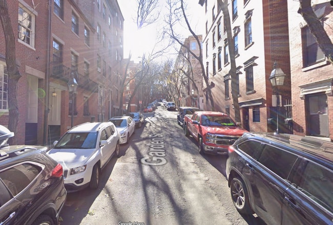 25 Garden St, Unit C-6 in Boston, MA - Foto de edificio - Building Photo