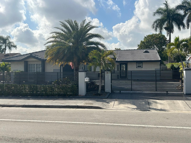 5360 NW 190th Ln in Miami Gardens, FL - Building Photo