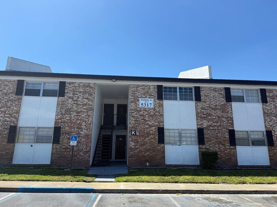 5317 Curry Ford Rd in Orlando, FL - Foto de edificio