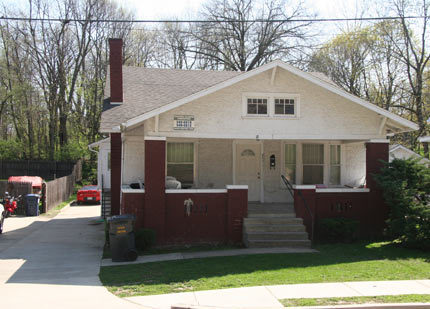 EIP Student Housing in Charleston, IL - Foto de edificio