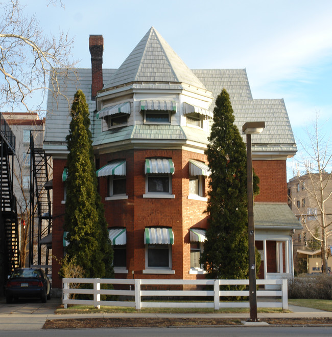 334 W College Ave in State College, PA - Foto de edificio - Building Photo