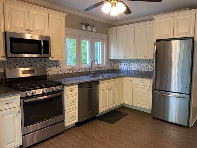 30-32-32 Burton St in Boston, MA - Building Photo