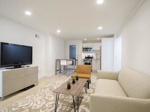 451 M St-Unit -1 in Washington, DC - Building Photo - Building Photo