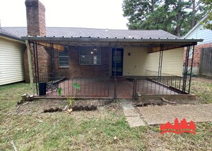 5152 Downs Dr in Memphis, TN - Building Photo - Building Photo