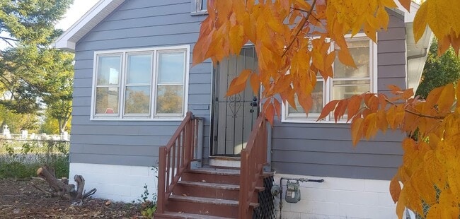 property at 5807 W Park Hill Ave