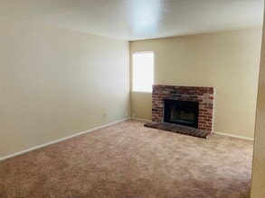 8236 Center Pkwy in Sacramento, CA - Building Photo - Building Photo