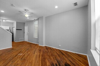 2315 W McLean Ave, Unit 1w in Chicago, IL - Building Photo - Building Photo