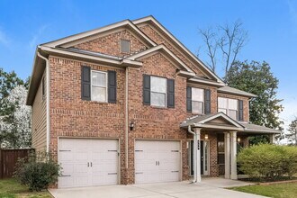 559 Dahlia Dr in Jonesboro, GA - Foto de edificio - Building Photo
