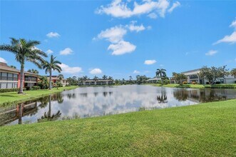 332 Charlemagne Blvd in Naples, FL - Building Photo - Building Photo