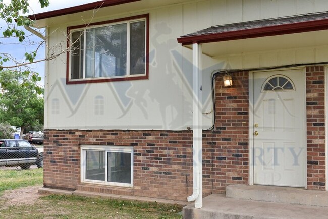 107 S Taylor St in Laramie, WY - Building Photo - Building Photo