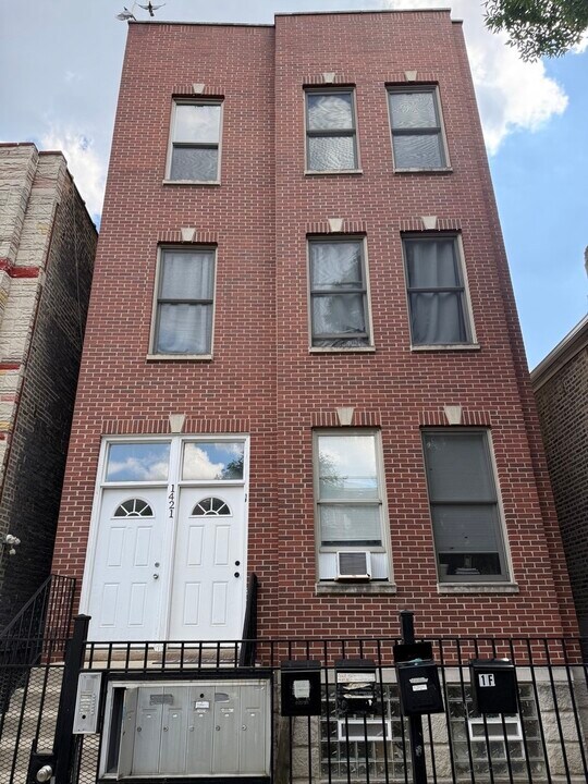1421 N Rockwell St in Chicago, IL - Building Photo